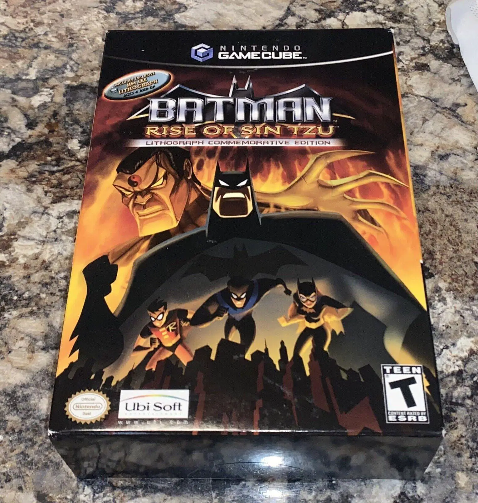 Capa de Batman: Rise Of Sin Tzu [Action Figure Commemorative Edition]